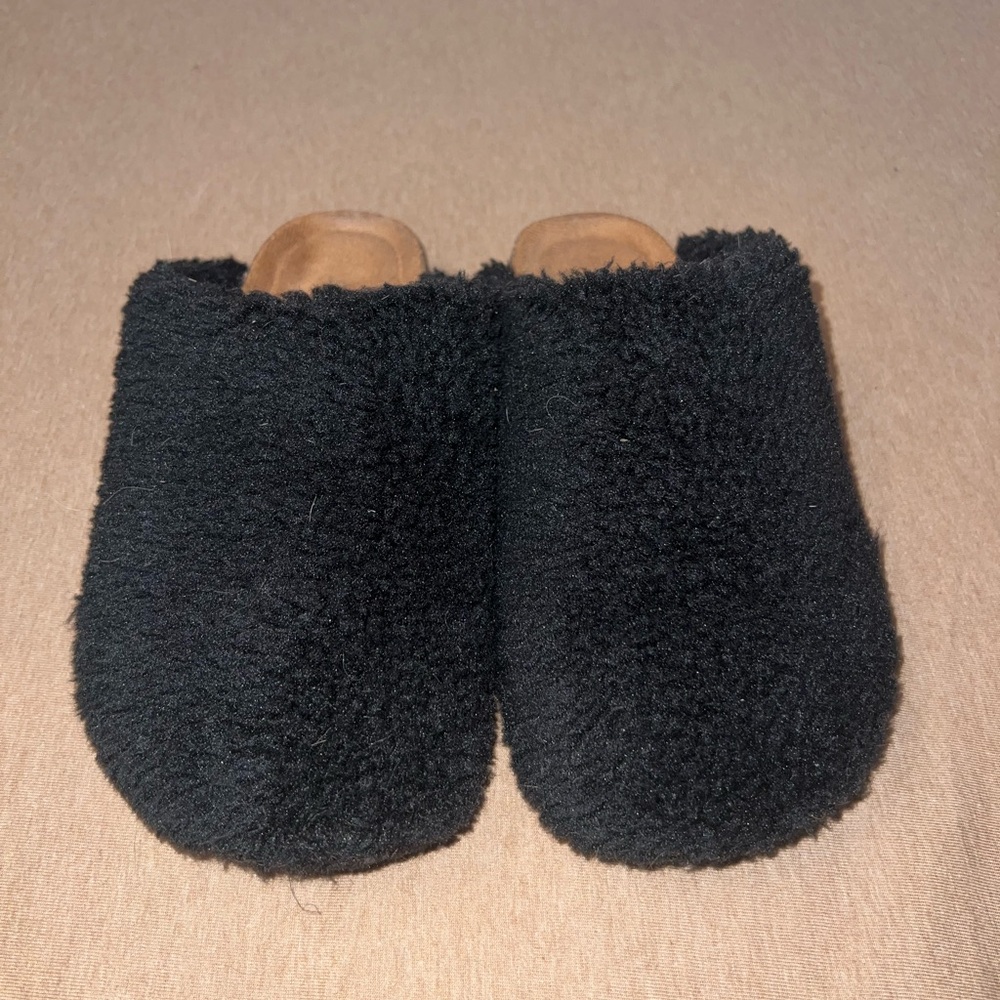 Soda Black Fuzzy Sherpa Slides/Slippers Size 7